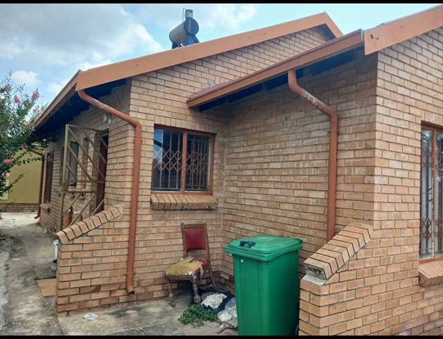 5 BEDROOM HOUSE FOR SALE IN IVY PARK
